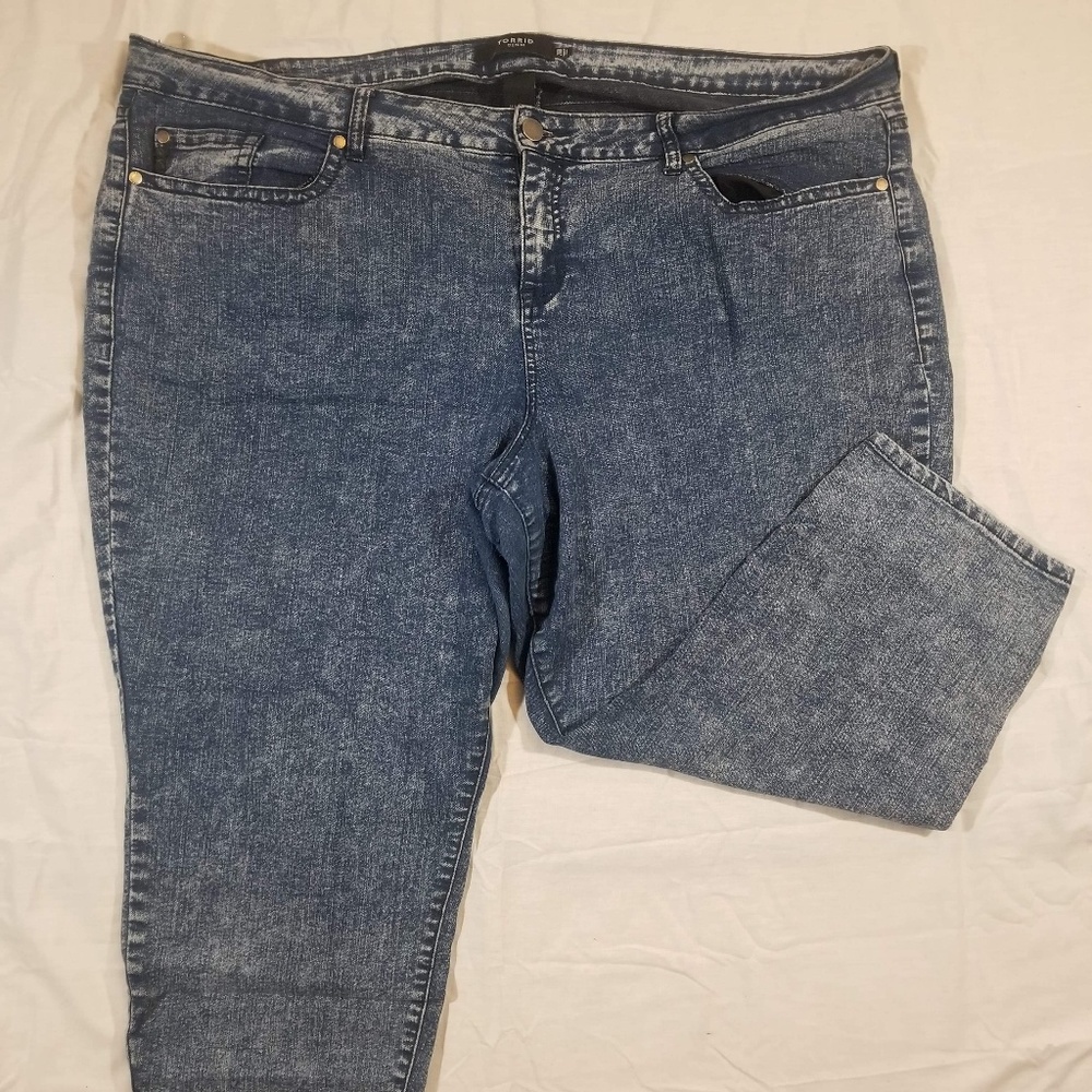 Torrid Acid Wash Jeggings Capri